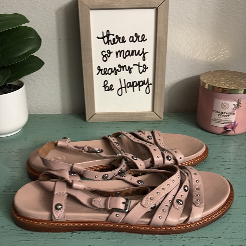Women's Pink Studded Frye Sandals SZ 10 box 57 - Picture 3 of 5